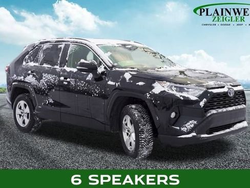Used 2020 Toyota RAV4 XLE image 4