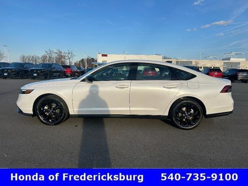 Certified 2025 Honda Accord SE image 3