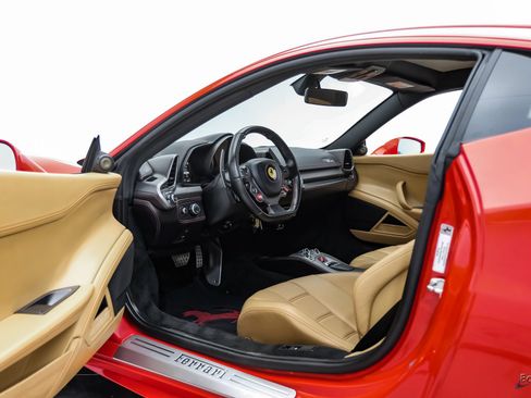 Used 2014 Ferrari 458 Italia Coupe RWD image 44