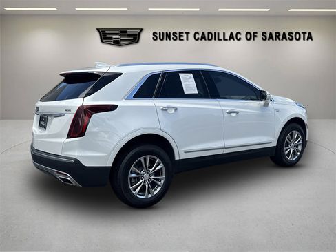 Used 2021 Cadillac XT5 Premium Luxury w/ LPO, Floor Liner Package FWD image 4