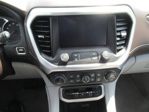 Certified 2023 GMC Acadia SLT AWD/4WD image 12