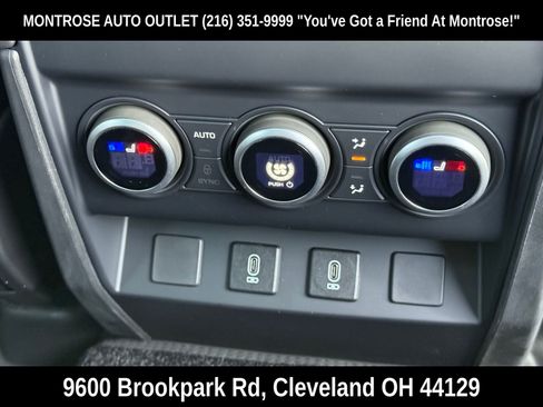 New 2026 Land Rover Defender 130 X-Dynamic SE image 18