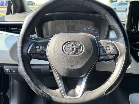 Used 2023 Toyota Corolla SE FWD image 6