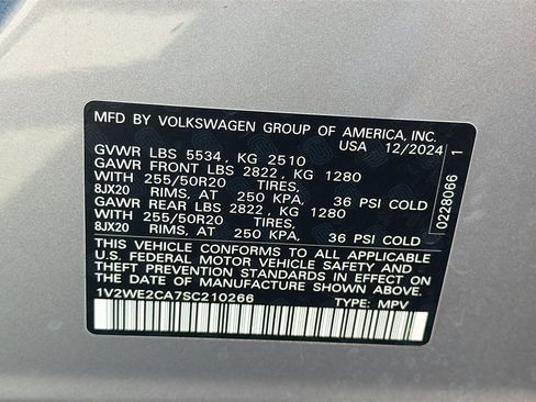 Used 2025 Volkswagen Atlas Cross Sport SE image 42