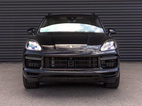 Certified 2023 Porsche Cayenne Turbo S AWD/4WD image 7
