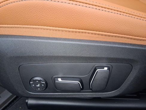 Used 2026 BMW 330i Sedan w/ Convenience Package RWD image 11