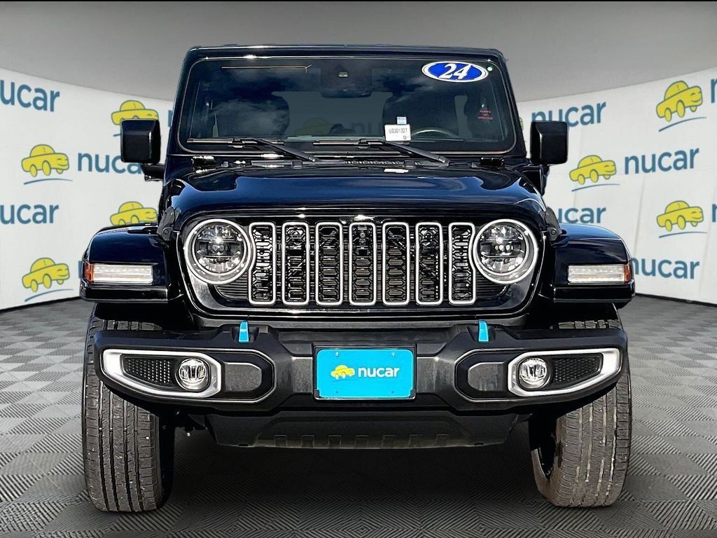 Used 2024 Jeep Wrangler Unlimited Sahara w/ Technology Group AWD/4WD image 2