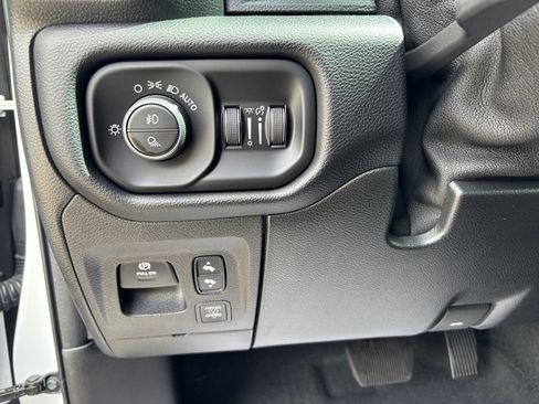 Used 2021 RAM 1500 Laramie AWD/4WD image 31