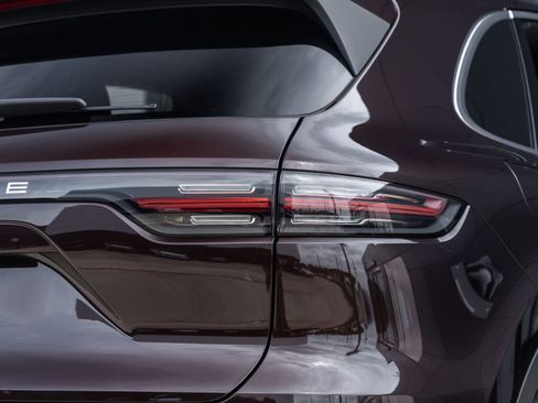 Certified 2022 Porsche Cayenne AWD/4WD image 15