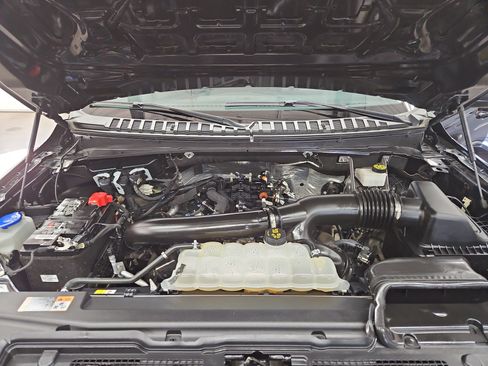 Used 2024 Ford Expedition Max XLT image 16