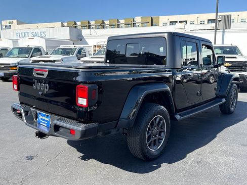 Used 2022 Jeep Gladiator Sport image 11