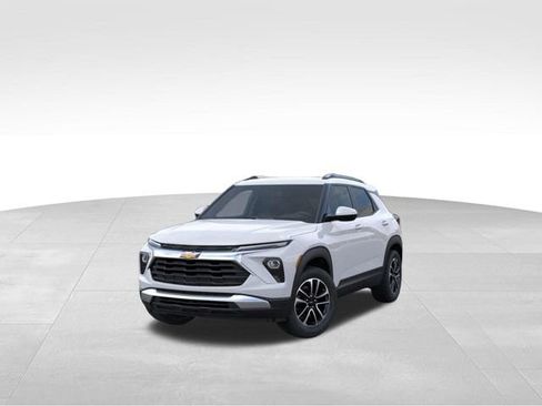 New 2026 Chevrolet TrailBlazer LT w/ LT Cold Weather Package FWD image 8