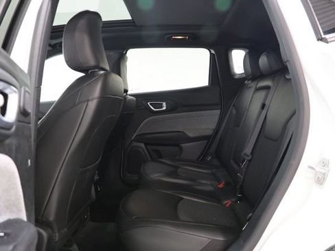 Used 2025 Jeep Compass Latitude w/ Sun & Sound Group AWD/4WD image 36