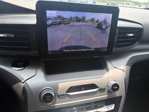 Used 2023 Ford Explorer XLT RWD image 6