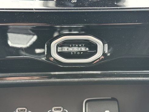 New 2026 Jeep Grand Cherokee Altitude AWD/4WD image 19