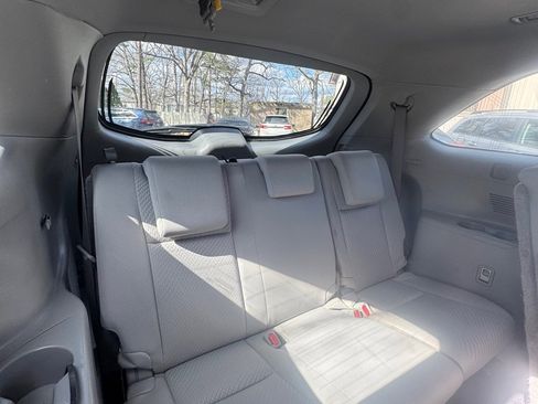 Used 2019 Toyota Highlander LE FWD image 13