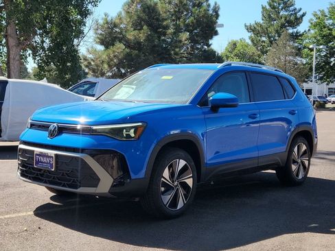 New 2025 Volkswagen Taos SE image 5