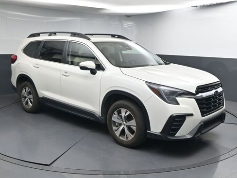 Used 2023 Subaru Ascent Premium w/ Convenience Package AWD/4WD image 1