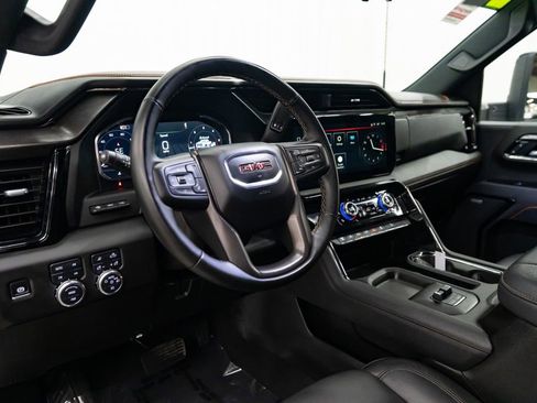 Used 2025 GMC Sierra 2500 AT4 w/ Technology Package AWD/4WD image 26