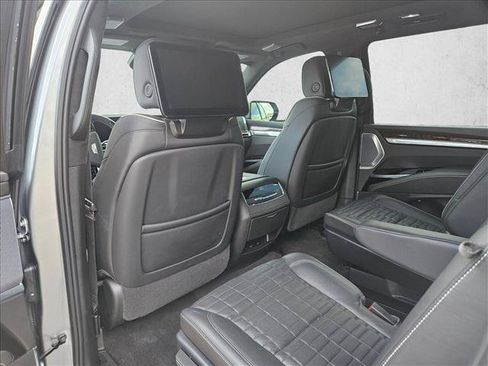 Certified 2025 Cadillac Escalade ESV Sport Platinum AWD/4WD image 10