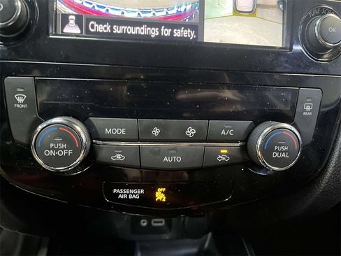 Used 2020 Nissan Rogue Sport SL w/ Premium Package image 19