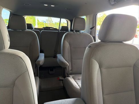 Used 2018 Chevrolet Traverse LT image 14