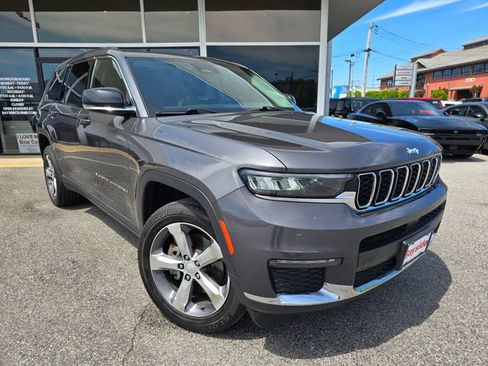 Used 2022 Jeep Grand Cherokee L Limited AWD/4WD image 2