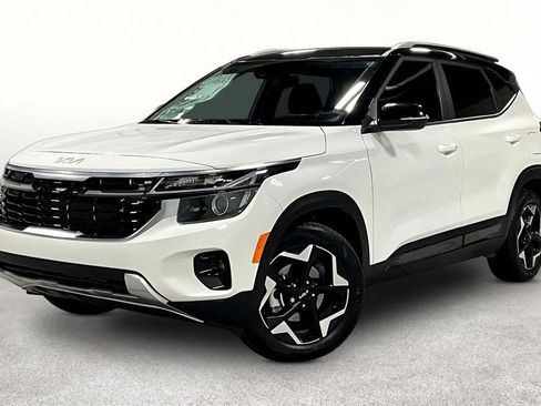 Used 2026 Kia Seltos S image 2