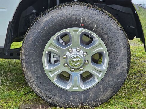 New 2025 RAM 3500 Big Horn image 10