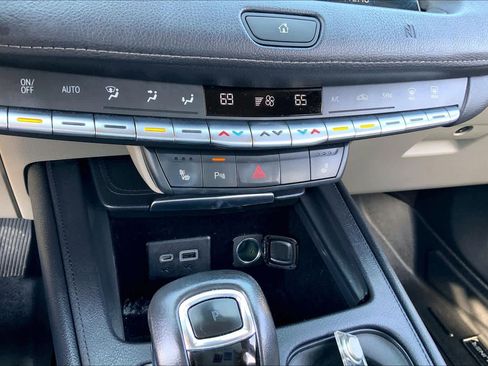 Used 2019 Cadillac XT4 Luxury w/ Cold Weather Package image 32