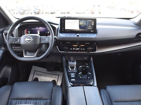 Used 2025 Nissan Rogue Platinum w/ Platinum Premium Package FWD image 31