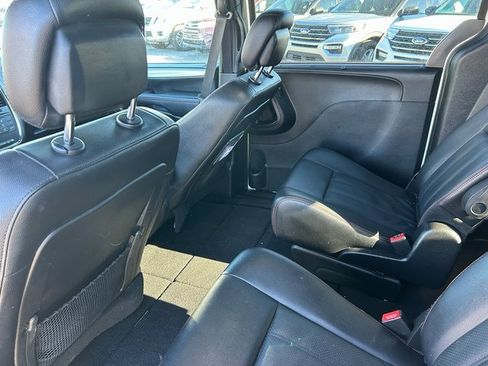 Used 2019 Dodge Grand Caravan GT image 28