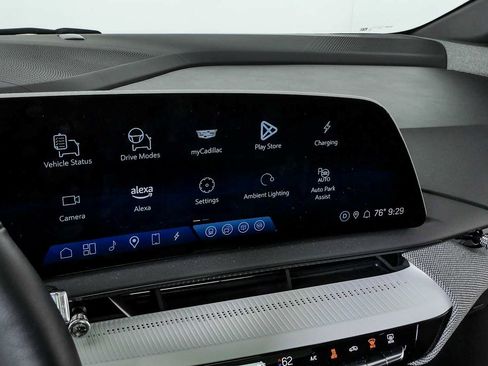 Certified 2025 Cadillac Optiq Luxury 1 AWD/4WD image 27