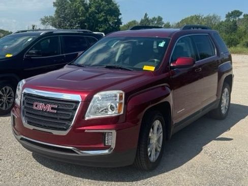 Used 2017 GMC Terrain SLE w/ Driver Alert Package I FWD image 3