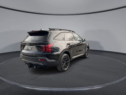 Used 2022 Kia Sorento S w/ Panoramic Sunroof Package AWD/4WD image 8