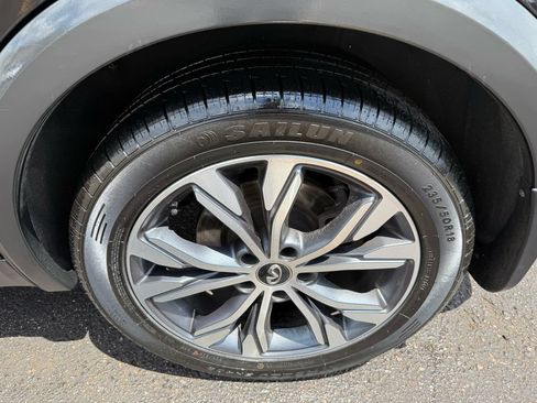 Used 2017 INFINITI QX30 Premium w/ Navigation Package AWD/4WD image 10