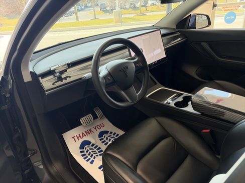 Used 2021 Tesla Model Y Performance image 19