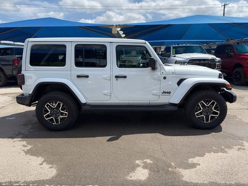 New 2026 Jeep Wrangler Unlimited Sahara AWD/4WD image 4