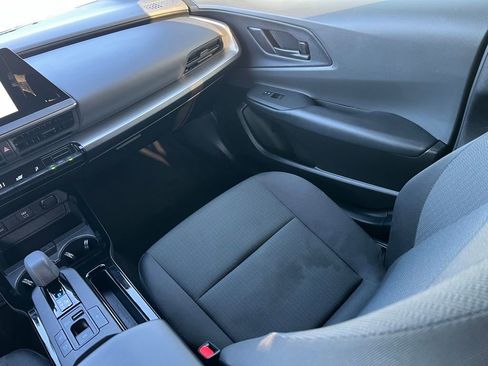 Used 2025 Toyota Prius LE FWD image 16