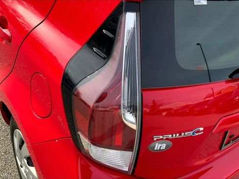 Used 2015 Toyota Prius C Two w/ Preferred Accessory Package image 27