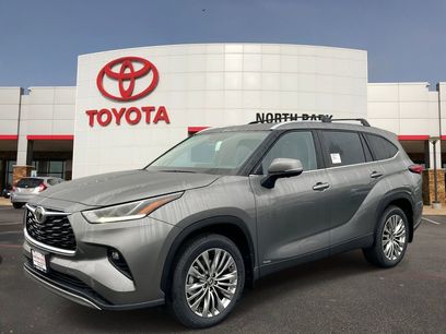 New 2026 Toyota Highlander Platinum