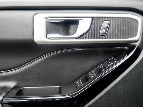 Used 2022 Ford Explorer ST image 31