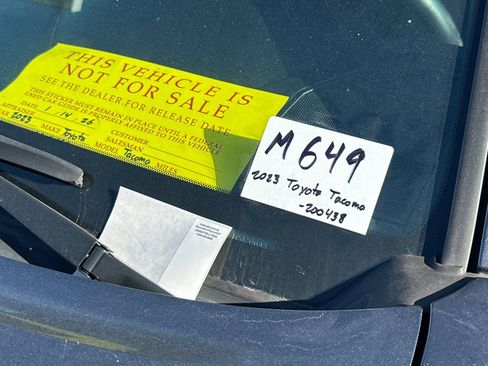 Used 2023 Toyota Tacoma TRD Off-Road image 2