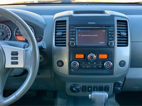 Used 2018 Nissan Frontier SL image 44