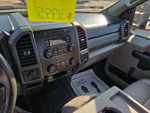 Used 2017 Ford F250 XL w/ Snow Plow Prep Package image 18