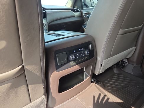 Used 2019 GMC Yukon XL Denali w/ Denali Ultimate Package AWD/4WD image 36