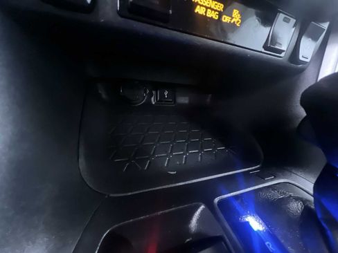 Used 2021 Toyota RAV4 XLE image 28