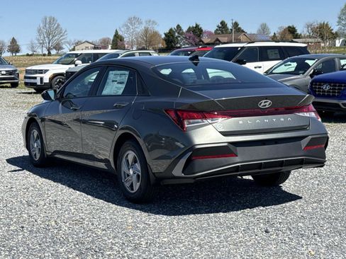 New 2026 Hyundai Elantra SE image 14