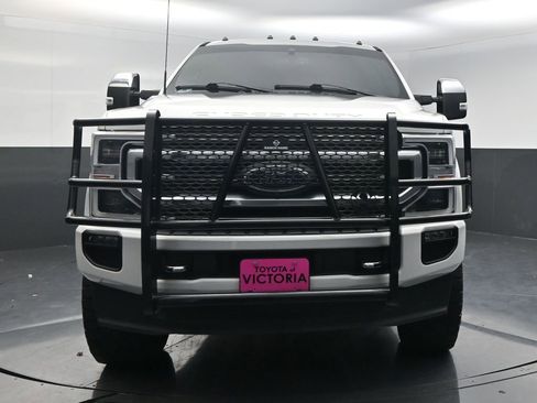 Used 2022 Ford F250 Platinum w/ FX4 Off-Road Package AWD/4WD image 19