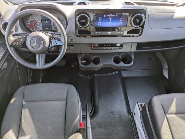 Used 2025 Mercedes-Benz Sprinter 2500 image 15
